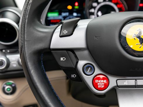 Certified 2019 Ferrari Portofino Base image 24