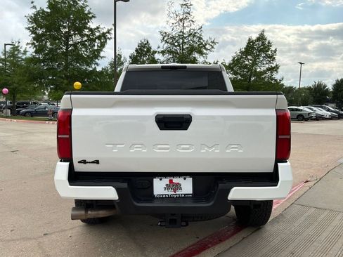 Used 2025 Toyota Tacoma TRD Off-Road image 7