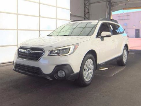 Used 2019 Subaru Outback 2.5i Premium AWD/4WD image 1