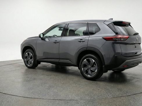 Used 2025 Nissan Rogue SV AWD/4WD image 6