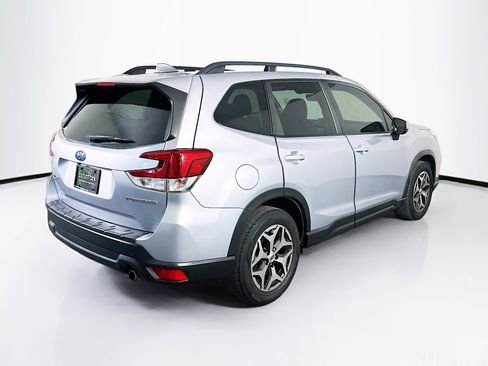 Used 2020 Subaru Forester Premium AWD/4WD image 9