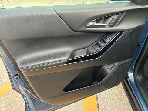 Used 2025 Chevrolet Equinox LT w/ Convenience Package II AWD/4WD image 18