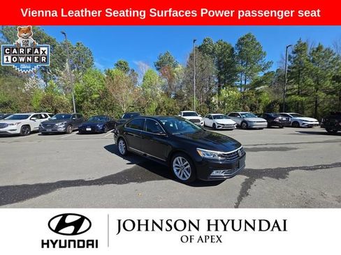 Used 2016 Volkswagen Passat 1.8T SEL Premium image 13