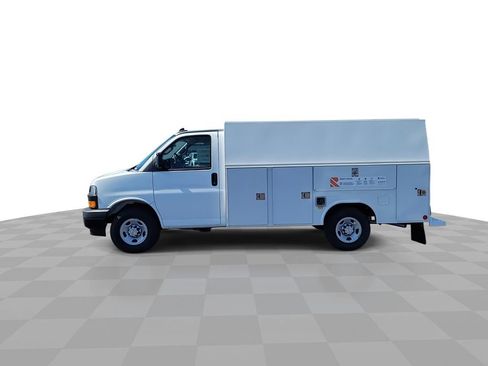 New 2025 Chevrolet Express 3500 w/ Power Convenience Package RWD image 5