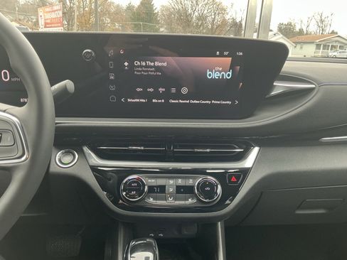 Used 2024 Buick Envista Sport Touring w/ Convenience I Package image 21