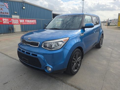 Used 2015 Kia Soul + w/ Audio Package FWD image 3