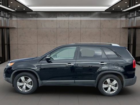 Used 2013 Kia Sorento EX w/ Premium Plus Pkg FWD image 4
