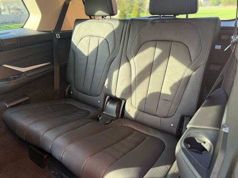 Used 2021 BMW X7 xDrive40i w/ Cold Weather Package image 32