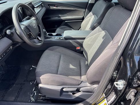 Used 2025 Toyota Camry LE FWD image 15