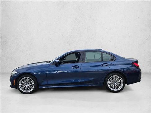 Used 2023 BMW 330i Sedan w/ Parking Assistance Package image 9