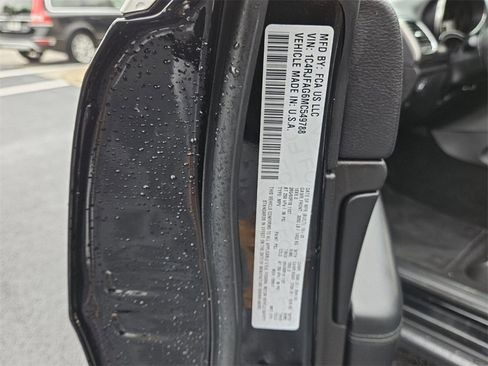 Used 2021 Jeep Grand Cherokee Laredo image 25