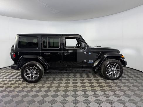 Used 2024 Jeep Wrangler Unlimited w/ Technology Group AWD/4WD image 7