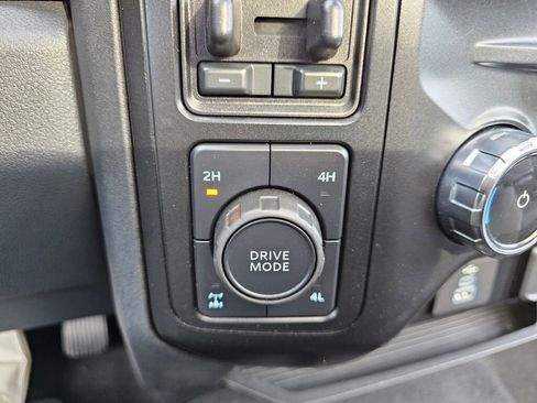 Used 2024 Ford F350 Lariat image 28