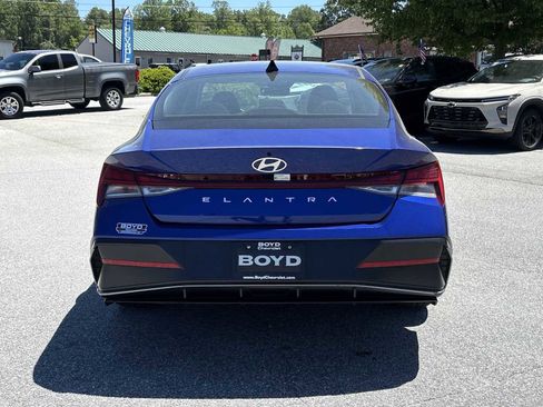 Used 2025 Hyundai Elantra SEL FWD image 7