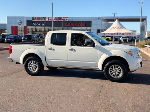 Used 2017 Nissan Frontier SV w/ SV Value Truck Package RWD image 8