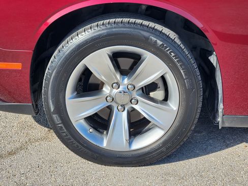 Used 2022 Dodge Challenger SXT RWD image 10