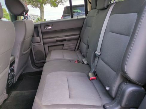 Used 2017 Ford Flex SE image 14