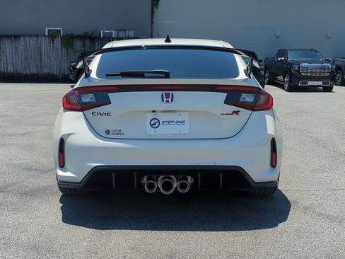 Used 2025 Honda Civic Type R image 5