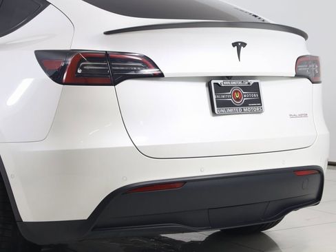 Used 2022 Tesla Model Y Performance image 24