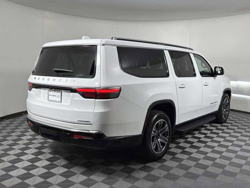 Used 2023 Jeep Wagoneer L Series II AWD/4WD image 7