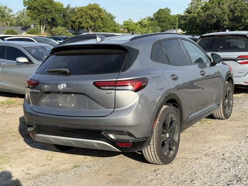 Used 2021 Buick Envision Essence w/ Sport Touring Package FWD image 3