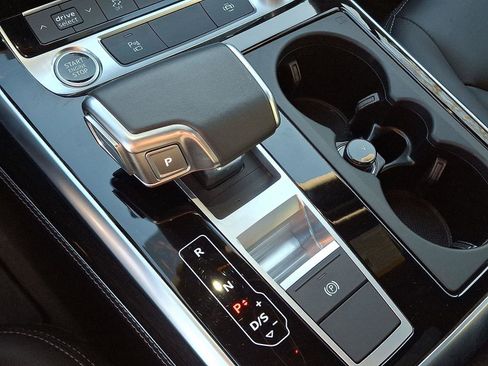 Certified 2025 Audi Q7 Premium Plus image 15