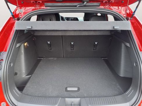 New 2026 Chevrolet Trax RS w/ Sunroof Package image 18