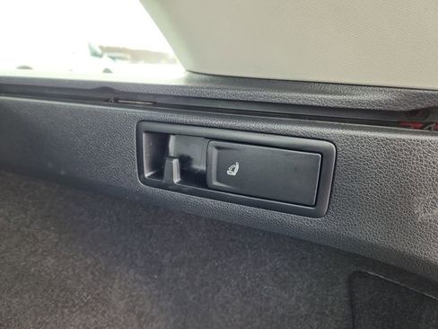 Used 2017 Volkswagen Golf Alltrack S image 30