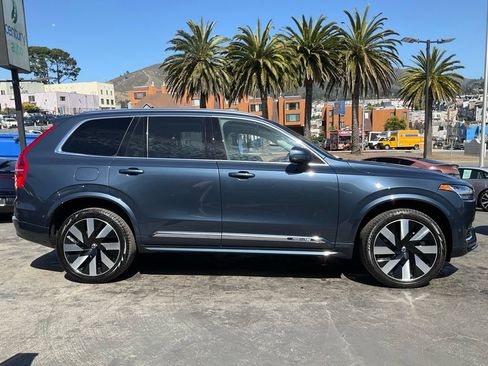 Used 2023 Volvo XC90 T8 Ultimate w/ Lounge Package AWD/4WD image 3
