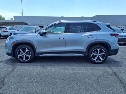 New 2025 Volkswagen Tiguan SE image 4