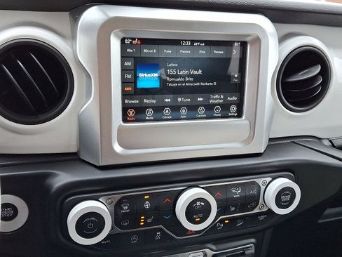 Used 2021 Jeep Wrangler Islander image 16