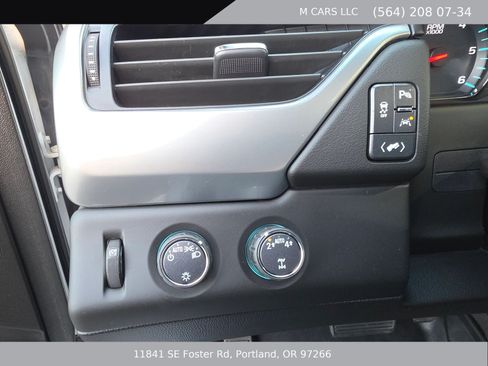 Used 2019 Chevrolet Suburban LT AWD/4WD image 15