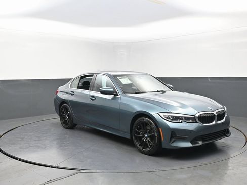 Used 2021 BMW 330i xDrive Sedan w/ Convenience Package image 3