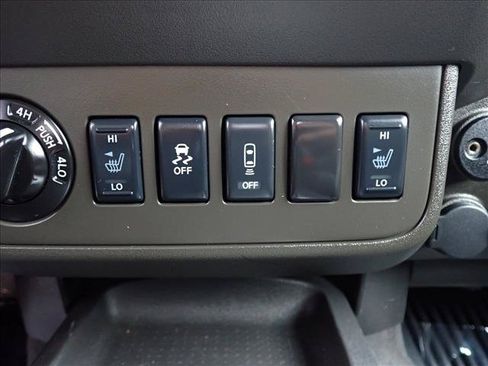 Used 2019 Nissan Frontier SV w/ Value Truck Package AWD/4WD image 19