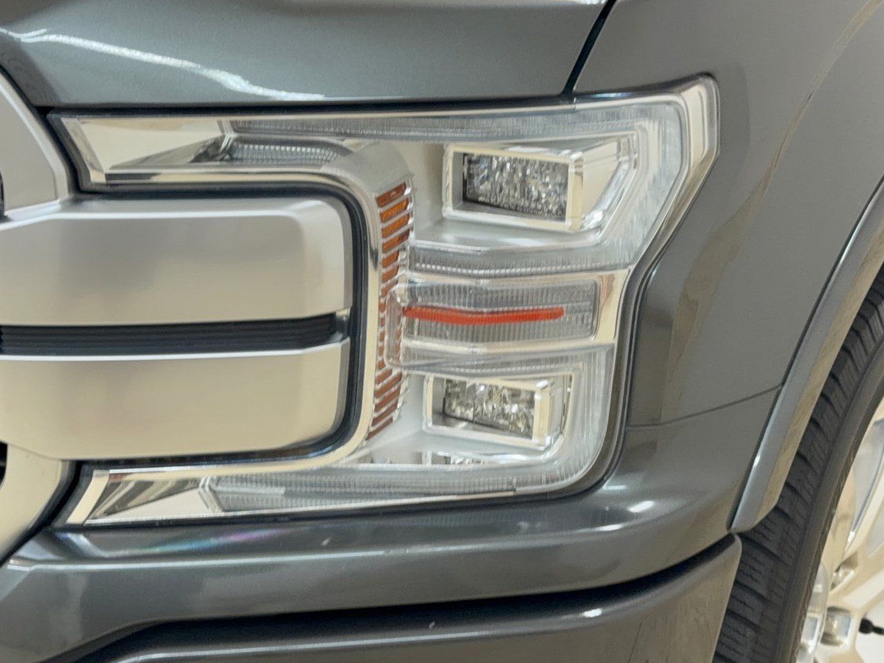 Used 2019 Ford F150 Platinum w/ Equipment Group 701A Luxury AWD/4WD image 12
