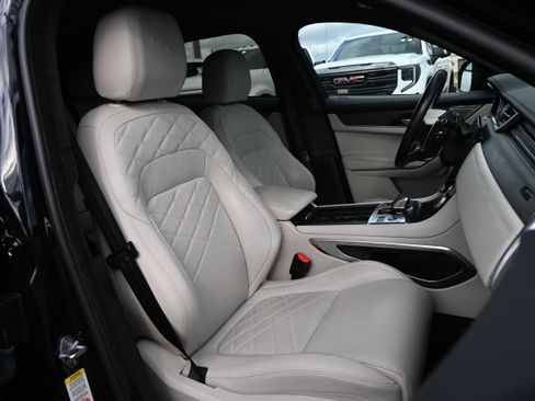 Used 2023 Jaguar F-PACE S AWD/4WD image 34