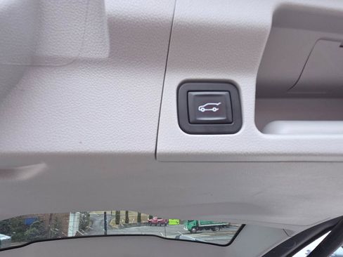 Used 2017 GMC Acadia SLT image 15