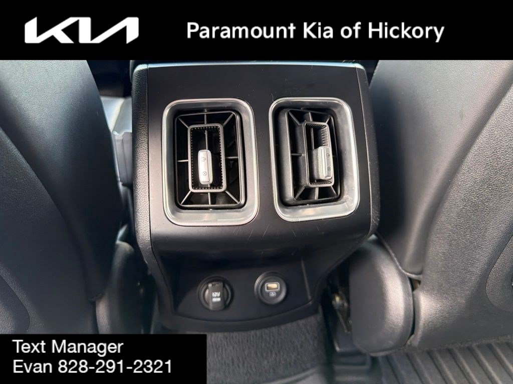 Used 2023 Kia Sorento S w/ Panoramic Sunroof Package FWD image 15