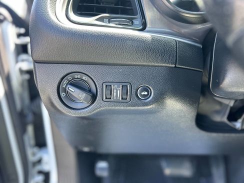 Used 2019 Dodge Challenger R/T w/ Driver Convenience Group RWD image 11
