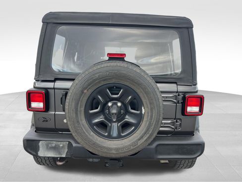 Used 2018 Jeep Wrangler Unlimited Sport image 6