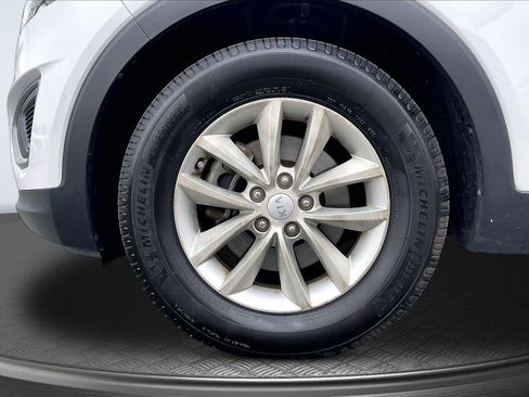 Used 2016 Kia Sorento FWD image 9