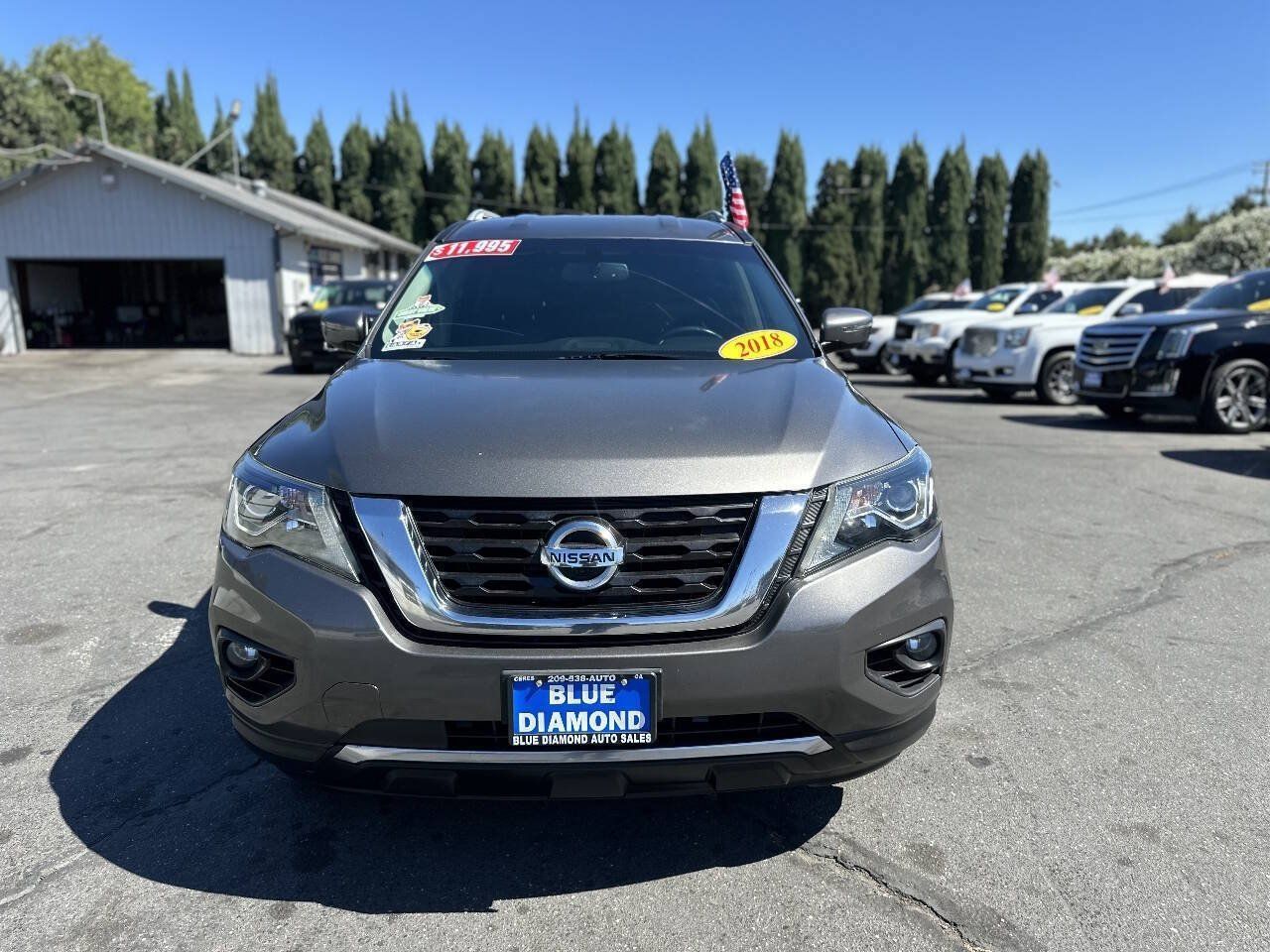 Used 2018 Nissan Pathfinder SL FWD image 2