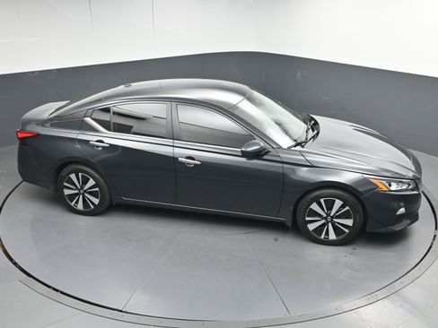 Used 2022 Nissan Altima 2.5 SV image 32
