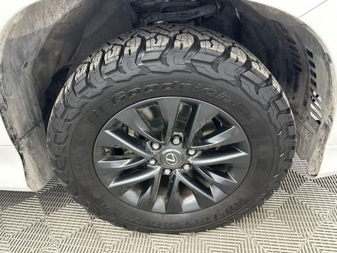 Used 2023 Lexus GX 460 Premium AWD/4WD image 14