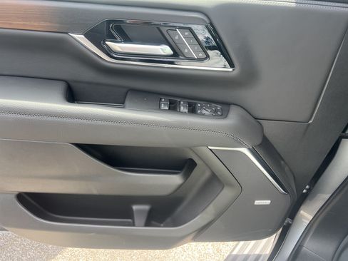 New 2026 GMC Yukon Denali w/ Denali Reserve Package AWD/4WD image 13
