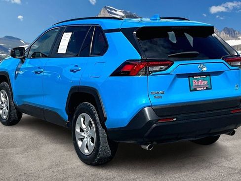 Used 2021 Toyota RAV4 LE w/ Carpet Mat Package (TMS) AWD/4WD image 13