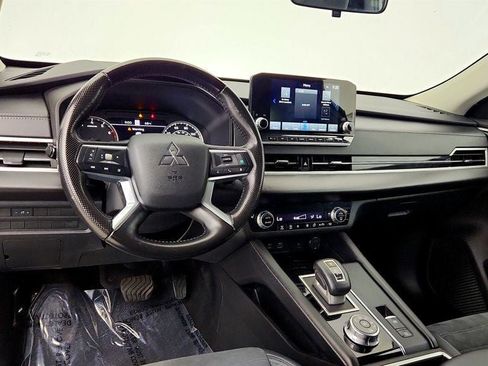 Used 2022 Mitsubishi Outlander SE AWD/4WD image 11