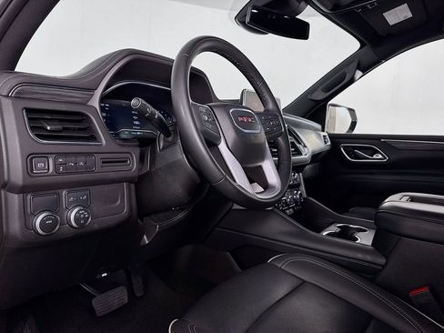 Used 2024 GMC Yukon SLT image 12