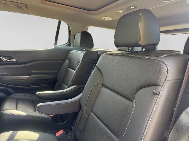 Used 2023 GMC Acadia SLT w/ Preferred Package AWD/4WD image 23