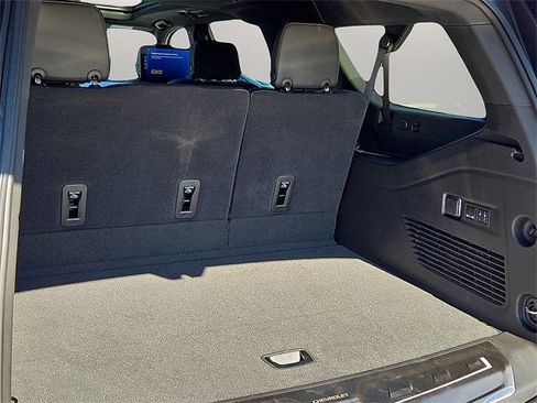 New 2025 Chevrolet Suburban High Country image 11